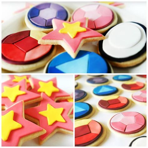 Steven Universe cookies Cartoon Cookie, Steven Universe Memes, Steven Universe Comic, Krispy Kreme, Steven Universe Fanart, 9th Birthday, Sugar Cookies Decorated, 8th Birthday, Custom Cakes