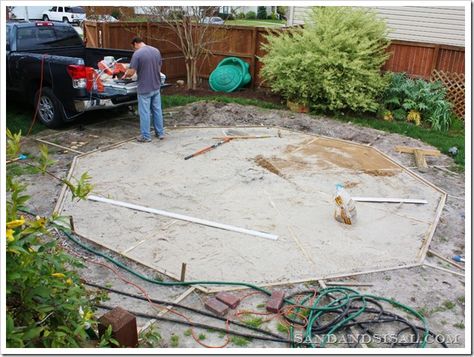 Octagon patio ready for bricks Creative Gardens, Dogs Barking, Backyard Garden Diy, Cement Patio, Brick Patio, Paver Driveway, House Yard, Text Back, Brick Patios