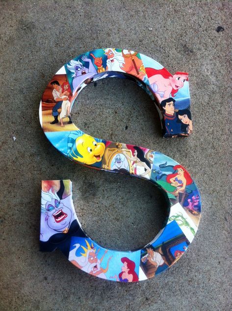 We could like hang these on the outside of the door or something if we ever got around to making them together Deco Disney, Wooden Letters Decorated, Disney Room, Disney Bedrooms, Disney Room Decor, Graffiti Letters, The Letter S, Disney Rooms, Disney Decor