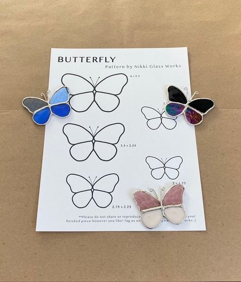 L'art Du Vitrail, Diy Staining, Stained Glass Patterns Free, Stained Glass Pattern, Stained Glass Butterfly, Stained Glass Decor, Stained Glass Ornaments, Stained Glass Diy, Stained Glass Crafts