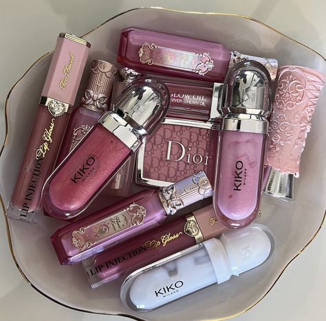 Lip Injection Lip Gloss, Makeup Bag Essentials, Smink Inspiration, Fancy Makeup, Dior Makeup, Kiko Milano, Lip Glosses, Makeup Obsession, Pink Makeup