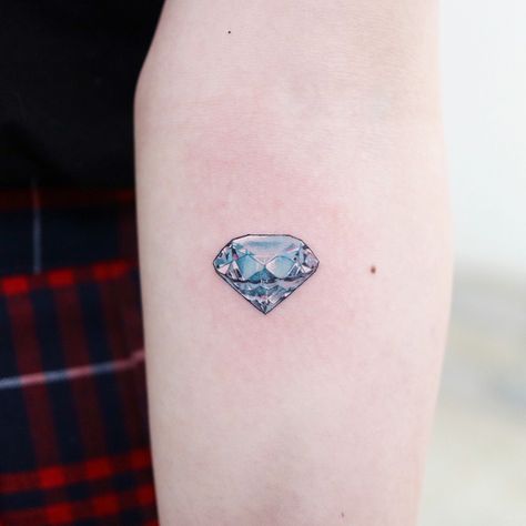 SHINee - Diamond Sky 💎 Netherlands Tattoo, Tattoo Diamond, Diamond Tattoo Designs, Diamond Tattoo, A Tattoo Design, Diamond Tattoos, Henna Tattoo Designs Simple, Bee Tattoo, Large Tattoos