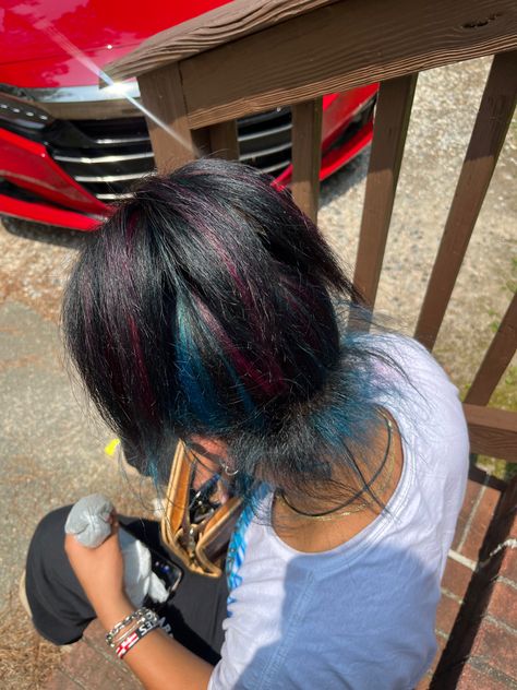 Hair Dye Ideas Black Women, Blue Natural Hair, Blue And Red Hair, Red Black Hair, Black Hair With Blonde Highlights, Hair Stripes, Girl Hair Colors, Sleek Ponytail Hairstyles, Peekaboo Hair