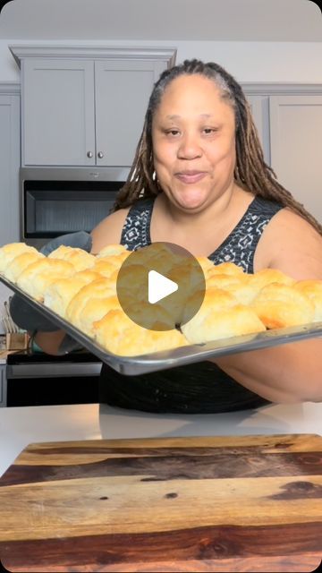 Kelley Wansley Harris on Instagram: "CHURCH’S HONEY BUTTER BISCUITS  2 cups of all purpose, flour 1 tablespoon baking powder  1 tablespoon sugar 1 teaspoon salt   1/4 cup of shortening 1/4 cup butter  2/3 to 3/4 cup milk   THE GLAZE 1/2 cup butter (melted) 1/4 cup honey  Baking Temp: 375 degrees  Baking Time: About 25 minutes  #churches  #honeybutter #biscuits  #itsmekellz♥️🔥 #itsmekellz #yummy #yummyfood😋 #countrycooking #cookathome  #lovetocook #cookingupsomethinggood❤️ #homecooking" Church’s Honey Butter Biscuits, Church's Honey Butter Biscuits, Churches Honey Butter Biscuits, Honey Buns Homemade, Homemade Biscuits Easy, Butter Biscuits Recipe, Honey Butter Biscuits, Honey Baking, Sweet Dinner Rolls