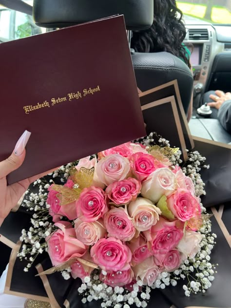 Elizabeth Seton High School, Pink Graduation Aesthetic, Graduation Insta Story, Senior 25, Highschool Graduation, Grad Picture Ideas, Pink Graduation, Graduation Cap Decoration Diy, College Graduation Photoshoot