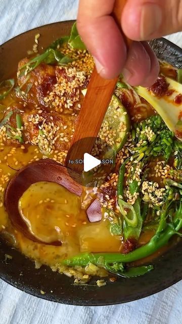 ALFIE STEINER on Instagram: "PEANUT BUTTER RAMEN - SOUP SEASON 🍜 Welcome back to SOUP SEASON, the series where I show you how to make the best soups in town. For EPISODE 8, I’ve made you my PEANUT BUTTER RAMEN - a warming bowl of noodle soup, perfect for fighting the cold + chills this winter. The broth is taken to the next level with peanut butter, tahini + miso paste, then topped with sticky glazed tofu, tenderstem broccoli, pak choi + chilli oil - this soup is an absolute saviour. I’ve written the full recipe out below - enjoy + let me know if you give it a go 👇 INGREDIENTS FOR THE BROTH 1 tbsp sesame oil 1 knob of ginger 5 garlic cloves 1 bunch spring onions 1 tsp chilli oil / red chilli 1 tsp turmeric 1 tbsp soy sauce 1 tsp miso paste 1 tbsppeanut butter 1 tbsp tahini 1-1.5 Peanut Butter Ramen Soup, Alfie Cooks, Peanut Butter Soup, Peanut Butter Ramen, Glazed Tofu, Miso Recipe, Easy Ramen, Tenderstem Broccoli, Chilli Oil