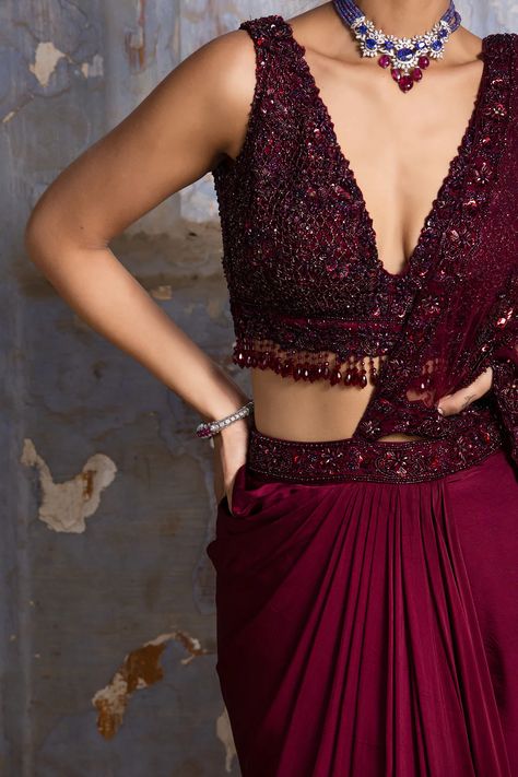 Drape Sari, Saree Satin, Maroon Saree, Net Blouse, Draped Saree, Net Blouses, Bridal Lehenga Red, Net Dress, Drape Saree