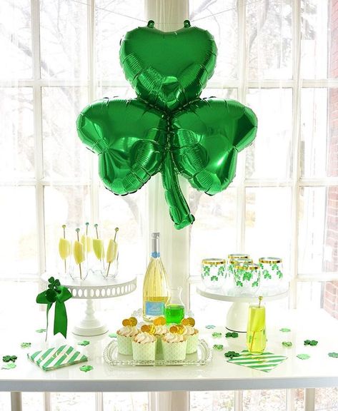 feed_image Birthday Ideas For Adults, St Pattys Party, St Patricks Day Drinks, Day Cocktails, Holiday Bar, Saint Patties, Big Balloons, St Paddys Day, Simple Holidays