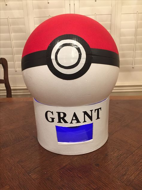 Pokémon Pokéball valentine box Box Challenge, Valentines Day Treats, Candy Bouquet, Valentine Box, Kids Boxing, School Parties, Bar Mitzvah, Valentines For Kids, Shoe Box