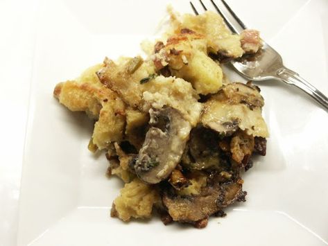 Leek Bread Pudding, Leek Bread, Mushroom Bread Pudding, Mushroom Bread, Mushroom Leek, Nut Bread, Bread Pudding, Vegetable Side Dishes, Egg Recipes