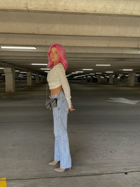 Outfits With Pink Hair, Pink Hair Outfits, Pink Hair Outfit, Avery Keelan, Keaton Milburn, Outfits With Pink, Make Up Pink, Hot Pink Hair, Hairstyle Color