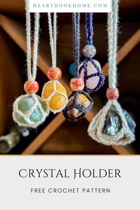 Do you love gemstones, cool rocks, and crystals? Make a super cute, super QUICK adjustable gemstone holder using this free crochet pattern! Crochet Holder, One Skein Crochet, Crochet Washcloth, All Free Crochet, Crochet Thread, Crochet Bookmarks, Cool Rocks, Crochet Videos Tutorials, Easter Crochet