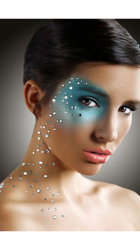 Extreme Make-up, Editorial Make-up, Fantasy Make-up, Make Up Designs, Galaxy Makeup, Rhinestone Makeup, Flot Makeup, Carnival Makeup, Makeup Hacks Beauty Secrets