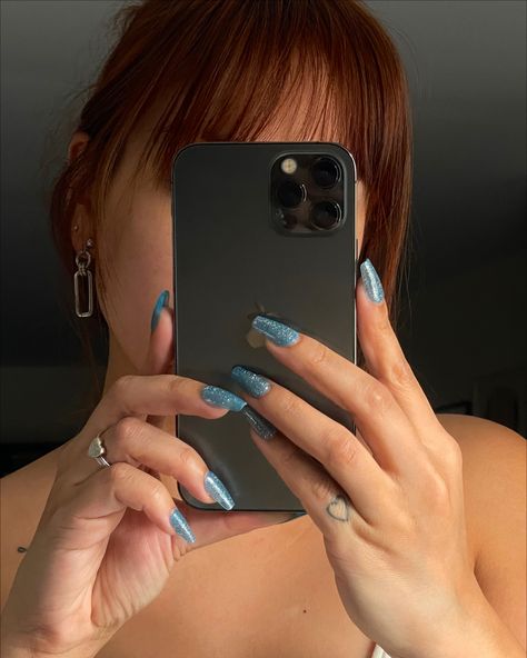 Nail Mirror Selfie, Nail Pose Ideas, Nail Poses, Iphone Mirror Selfie, Nail Mirror, Glitter Press On Nails, Aesthetic Pose, Pose Inspiration, Iphone Instagram