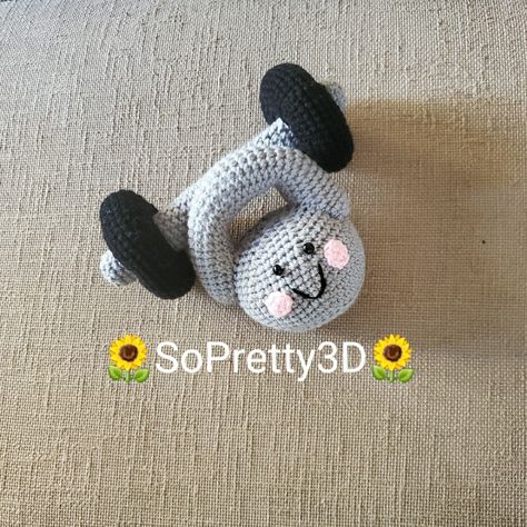 Gym Crochet Ideas, Crochet Dumbbell Pattern Free, Crochet Fitness Ideas, Badminton Crochet Keychain, Pokeball Keychain Crochet Pattern, Zumba Kids, Crochet Keychain Pattern, Crochet Business, Crochet Keychain