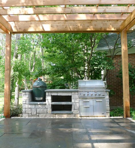 Pergola Patio Kitchen, Outdoor Green Egg Kitchen, Komodo Grill Outdoor Kitchen, Green Egg In Outdoor Kitchen, Grill Under Pergola, Pergola With Grill Area, Outdoor Patio Grilling Station, Bbq Grill Design Backyard, Green Egg Outdoor Kitchen Ideas