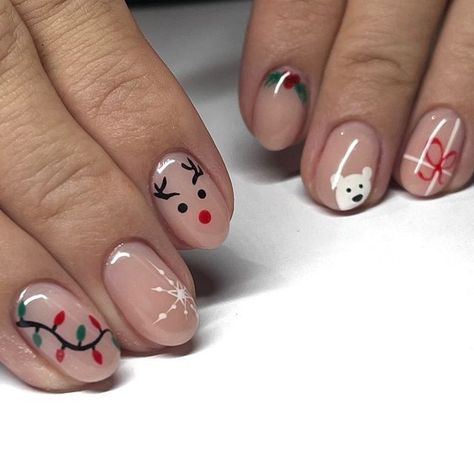 It can be anything, as long as it's holiday-themed! Cute Christmas Nails, Christmas Nails Easy, Christmas Gel Nails, Cute Gel Nails, Christmas Nails Acrylic, Blue Nail, Nagel Inspo, Cat Kuku, Xmas Nails