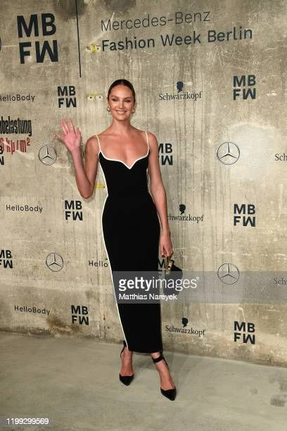 Berlin Autumn, Form Fitting Black Dress, Stilettos Heels, Black Dresses Classy, Mitsubishi Evo, Berlin Fashion Week, Maxi Dresses Fall, Berlin Fashion, Ankle Length Dress