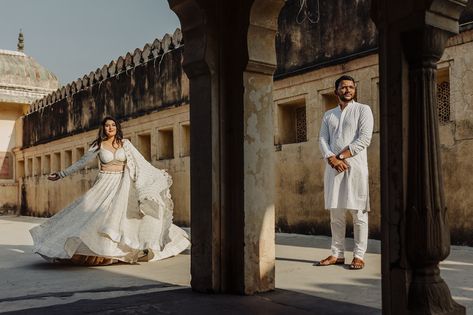 Palace Pre Wedding Shoot, Jaisalmer Prewedding Photography, Pre Wedding Shoot Ideas In Jaipur, Udaipur Pre Wedding Shoot, Jaipur Prewedding, Classic Couple, Pre Wedding Photoshoot Props, Amer Fort, Prewedding Outdoor