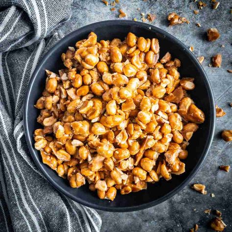 Butter Toffee Peanuts - The BEST! Easy Recipe Butter Toffee Mixed Nuts Recipe, Caramel Peanuts Recipe, Butter Toffee Cashews Recipe, Spiced Peanuts Recipes, Seasoned Peanuts Recipes, Roasted Peanuts Recipe Oven, Raw Peanuts Recipes, Sugar Peanuts Recipe, Toffee Peanuts Recipe