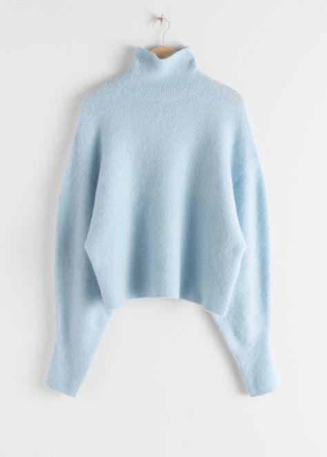 Ways To Style A Sweater, Blue Turtleneck, Trouser Outfits, High Neck Sweater, Fashion Design Clothes, Fashion Story, Fashion Mode, Soft Wool, Outfits Casuales