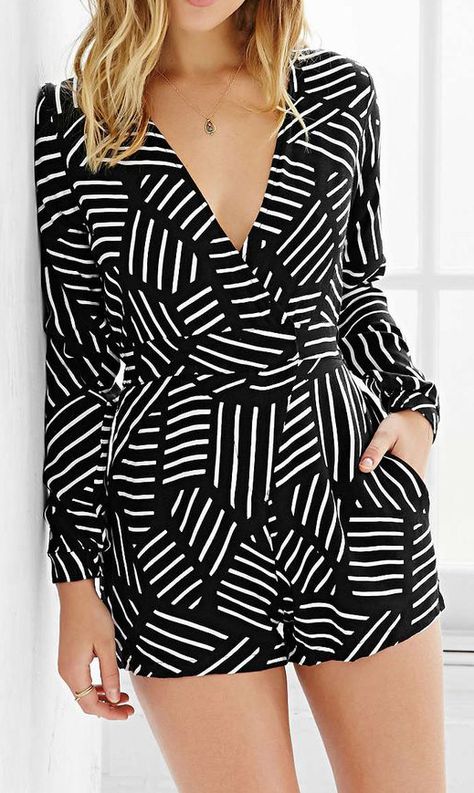 Motel Suri Romper Spring Jumpsuits, Winter Date Night Outfits, Wide Leg Romper, Street Fashion, Mode Casual, Look Fashion, Casual Chic, Passion For Fashion, Chic Style