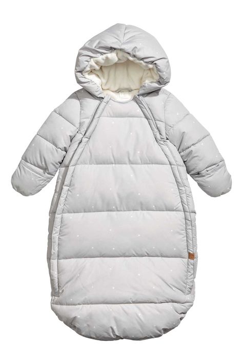 Light grey. Padded footmuff with an elastic-trimmed hood, zips at the sides and a foldover opening at the cuffs. Fleece lining. | H&M Baby Squid, H&m Fashion, Baby Outfits Newborn, Bag Light, Newborn Outfits, Baby Boy Newborn, Comfortable Outfits, Quality Clothing, Light Gray