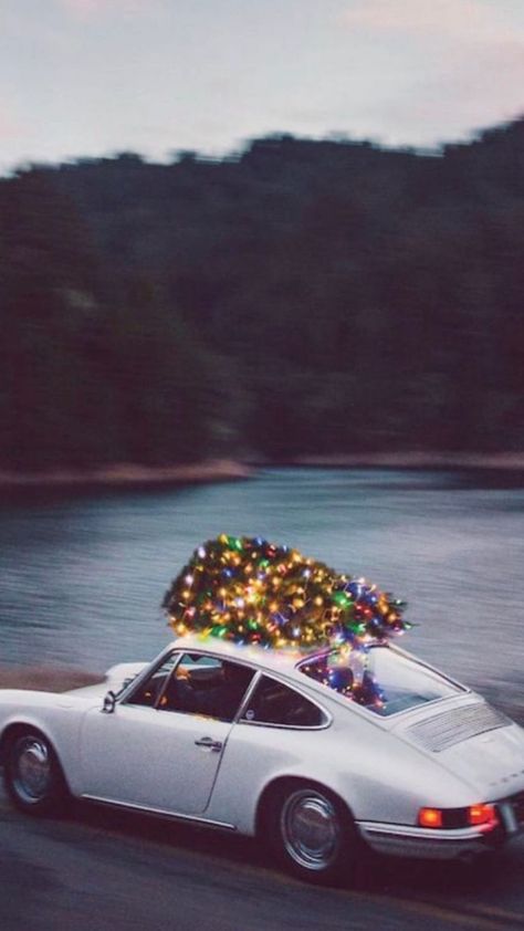 Winter Porsche, Xmas Tree Wallpaper, Suzanne Koller, Merry Everything, Porsche 964, Yule Log, Classy Decor, Christmas Car, Christmas Feeling