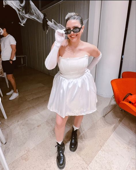 #miathermopolis #costume #princessmia #mia #princess #princessdiaries #fashion #tiktok #aesthetic #1 #halloween #diy #ideas Princess Mia Costume, Princess Diaries Halloween, Halloween Diy Ideas, The Princess Diaries, Fashion Tiktok, Tiktok Aesthetic, Princess Diaries, Halloween 2022, Costume Diy