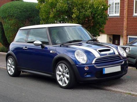 2007 mini cooper blue | Thought I'd show you a couple of pics of my Indi Blue Cooper S Fiat 500 Black, White Mini Cooper, Blue Mini Cooper, Mini Cooper Models, Mini Cooper Hardtop, 2005 Mini Cooper, 2007 Mini Cooper, Mini Cooper R56, Mini Copper