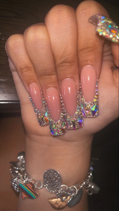 French Tips Birthday Nails, Studded French Tip Nails, Gems On French Tips, Rhine Stone French Tip Nails, Diamond French Tip Nails Rhinestones, Gem Tip Nails, Gold French Tip Nails With Gems, Rinstone Nails French Tip, French Tip With Rhinestones Square