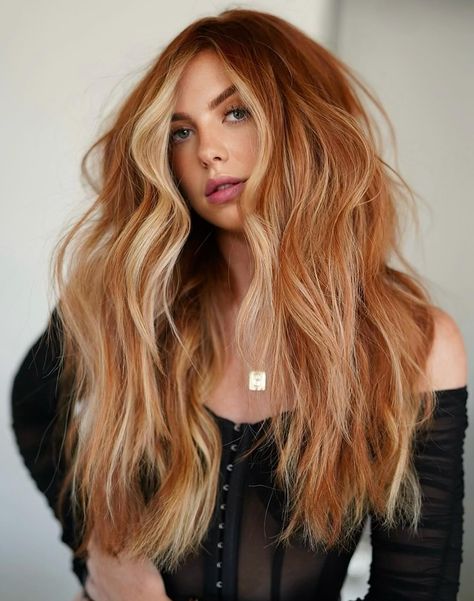 30 Stunning Pictures of Red Hair with Highlights 2024 - Hair Adviser Auburn Blonde Hair, Red Hair With Blonde Highlights, Copper Blonde Hair, Hair Colors Ideas, Red Hair With Highlights, Red Blonde Hair, Money Piece, Ginger Hair Color, Blonde Waves