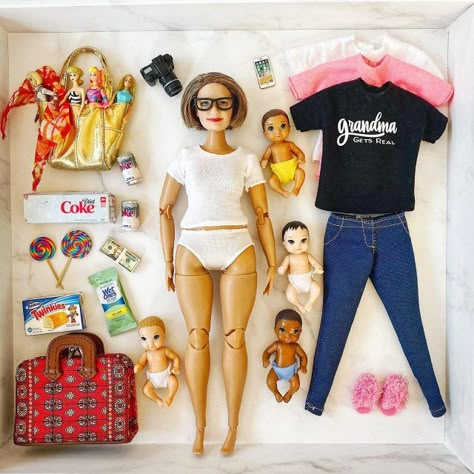 Barbie Jokes, Original Barbie Doll, Realistic Barbie, Barbie Funny, Start A Family, Made To Move Barbie, Baby Barbie, Barbie Doll Set, Diy Barbie Clothes