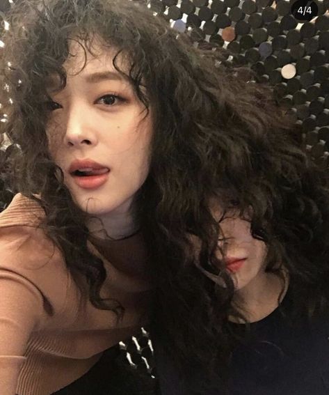 sulli archive on Twitter: "Curly girly… " Sulli Choi, Goo Hara, Choi Jin, Pretty Angel, Dara Kpop, Peach Blossoms, Korean Beauty, Google Drive, Curly Hair