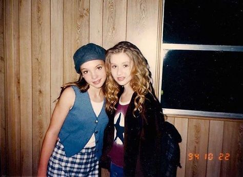 13-Year-Old Britney Spears and 14-Year-Old Christina Aguilera pictured in 1994. All New Mickey Mouse Club, Photos Rares, Edward Norton, Britney Jean, Hugh Laurie, Mickey Mouse Club, Cameron Diaz, Christina Aguilera, Brigitte Bardot