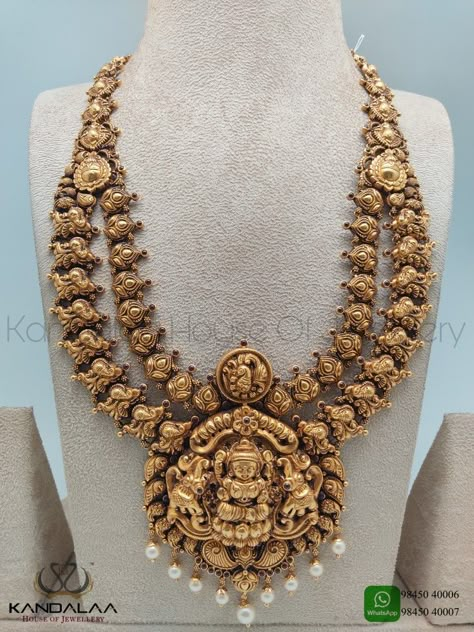 Antique Necklace Gold, Coral Jewelry Set, Indian Wedding Jewelry Sets, Gold Jewels Design, New Gold Jewellery Designs, Indian Bridal Jewelry Sets, Bridal Jewellery Design, Gold Chain Design, Jewelry Set Design