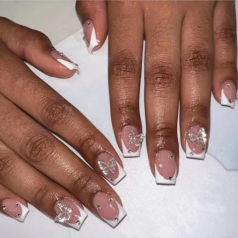 Short Nails With Butterfly Charms, French Tip Acrylic Nails Black And White, White Nails Acrylic French Tips, Mini Short Nails, Back To School Nails 4th Grade, Short Nails Acrylic With Charms, Nails Acrylic Red Short, Simple White Short Nails, Short Nails For Prom