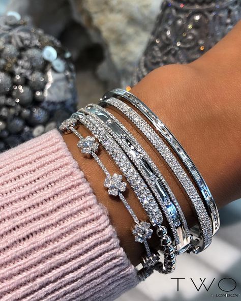 @chloelehmann1 ♡ Expensive Jewelry Luxury, Wrist Jewelry, Luxe Jewelry, Dope Jewelry, Jewelry Fashion Trends, Classy Jewelry, Expensive Jewelry, Stacked Jewelry, Jewelry Lookbook