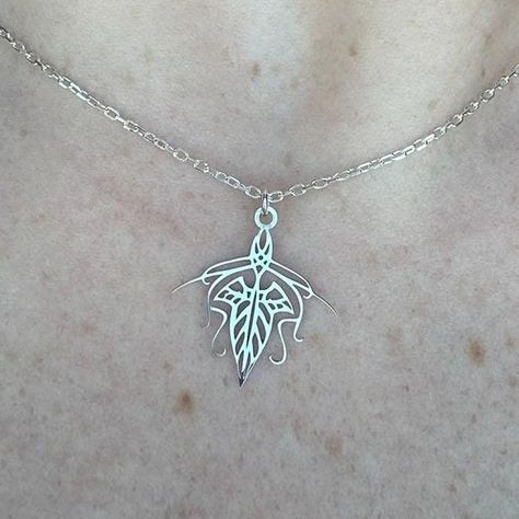 ✨🌿 Channel the elegance and strength of Arwen with this Silver Arwen Eflique Necklace 🌟. Inspired by the iconic Fellowship of the Ring, this beautiful piece brings a touch of Middle-earth magic to your jewelry collection ⚔️💍. Perfect for fans of epic fantasy, this necklace radiates grace, power, and timeless beauty 🌸✨.
Handcrafted with love and attention to detail, it's a perfect gift for those who believe in the magic of stories and the power of unity 🌿💫.
🛒... Earth Magic, The Fellowship Of The Ring, Believe In The Magic, Fellowship Of The Ring, Fantasy Lovers, Middle Earth, Lord Of The Rings, Timeless Beauty, Jewelry Collection