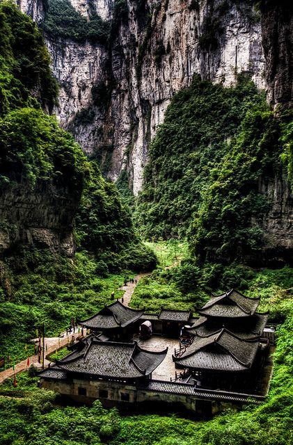 Wulong, Sichuan, China (South China Karst UNESCO World Heritage Site) Wulong Karst, Asia Landscape, Ancient Structures, Ibuki Satsuki, Ancient Asia, Sichuan China, Visit China, Lijiang, Guilin