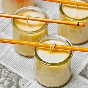 Yogurt Jars, Beeswax Candles Diy, Crafts With Glass Jars, Diy Jar Crafts, Candle Craft, Diy Bricolage, One Candle, Jar Diy, Oui Oui