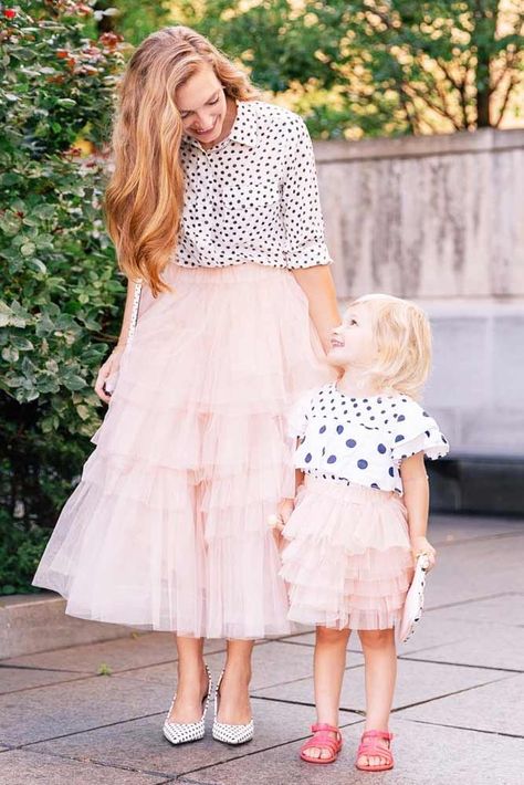 42 Cute Mommy And Me Outfits You'll Both Want To Wear Pink Skirt Outfits, Photoshoot Spring, Tulle Skirts Outfit, Pink Skirts, Mom Daughter Outfits, Mother Daughter Fashion, Layered Tulle Skirt, Love Me More, Mommy Style