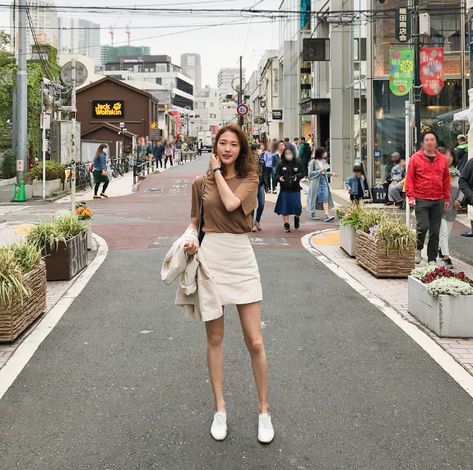 Daily Ootd Casual Simple, Casual Short Outfits, Ootd Casual Simple, Boho Outfits Winter, Casual Shorts Outfit, Dating Outfit, Thailand Outfit, Boho Winter Outfits, Elegant Fashion Outfits