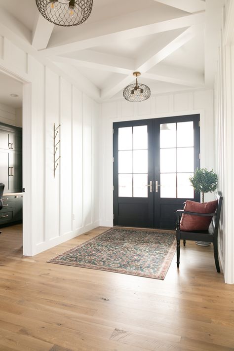 Breakfast Nook Floor To Ceiling Windows, Front Entry Accent Wall, Double Door Entryway Interior Foyers, White Walls Black Windows, Double Door Foyer, Modern Entryway Ideas, Savannah House, Lamp Fixtures, Entryway Design