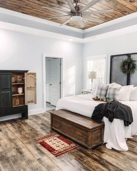 Wooden Shiplap Tray Ceiling in Farmhouse Bedroom - Soul & Lane Bedroom With Wooden Ceiling, Wooden Ceiling Bedroom, Farmhouse Tray Ceiling, Wooden Bedroom Ceiling, Tray Ceiling Ideas Bedroom Master Suite, Shiplap Ceiling Bedroom, Farmhouse Bedroom Ceiling, Shiplap Tray Ceiling, Bedroom Wooden Ceiling