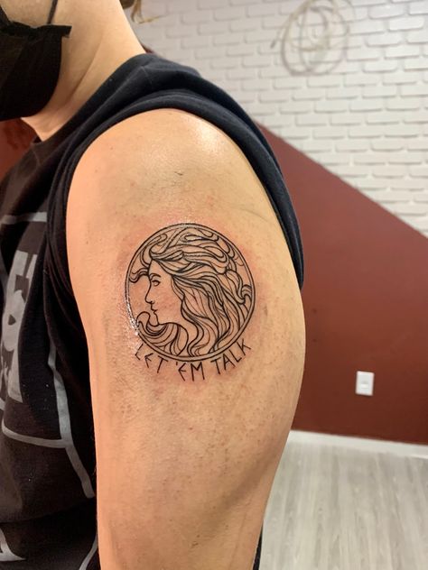 lorde tattoo music pure heroine melodrama solar power Fiz Lorsman Tattoo, Music Tattoos, Melodrama, Lorde, Skull Tattoo, Tattoos, Pure Products