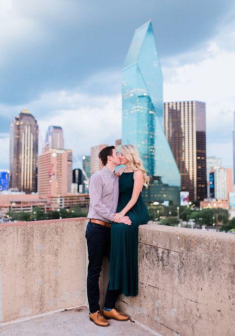 Check out Rachel and Jesse's Downtown Dallas Engagement | Photography: Grace Anne Photography #bridesofnorthtx #engagement Dallas Couple Photoshoot, Engagement Photos Dallas Texas, Dallas Engagement Photo Locations, Dallas Photography Locations, Downtown Dallas Engagement Photos, Downtown Dallas Photoshoot, Rachel And Jesse, Dallas Photoshoot, Urban Engagement Photos