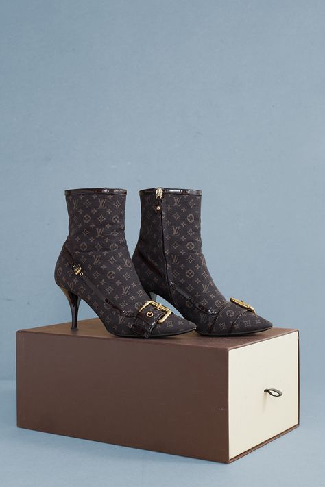 BOOTS, LOUIS VUITTON, Monogram Mini Lin Louis Vuitton Boots, Contemporary Fashion, Louis Vuitton Monogram, No 1, Kitten Heels, Fashion Jewelry, Shoe Bag, Louis Vuitton, Monogram