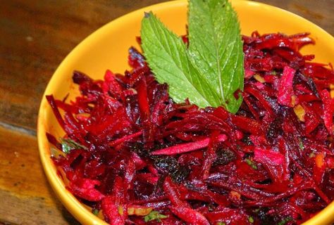 Grated Beetroot Salad Beetroot Salad, Veggie Salad, No Cooking, Snack Cake, Kids Snacks, Seaweed Salad, Delicious Recipes, Salad, Snacks