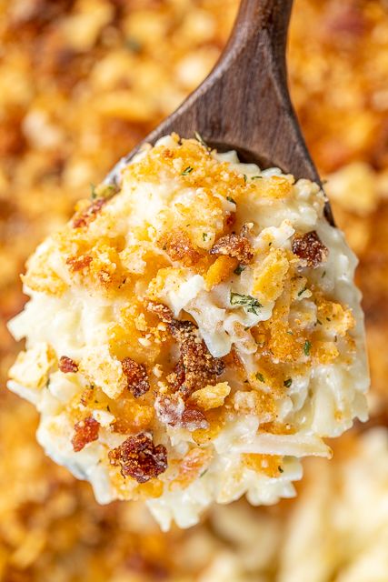 Pepper Jack Potato Casserole - our favorite potato casserole recipe. It is like a cross between traditional potato casserole and scalloped potatoes. LOVE the cheesy bacon cracker crust!!! Frozen shredded hash browns, cream of chicken soup, heavy cream, pepper jack cheese, butter, sour cream, onion powder, garlic powder, ritz crackers, parmesan and bacon. Can make ahead and freeze for later. I always have a batch on hand for a quick and delicious side dish! #potatocasserole #freezermeal #sidedish Quick Sides, Pepperjack Potato Casserole, Cracker Barrell Potatoe Casserole, Chicken Sides, Potato Casserole With Corn Flakes, Pepper Jack Potato Casserole, Cheesey Potatoes Casserole Shredded, Jack Potato, Potluck Side Dishes